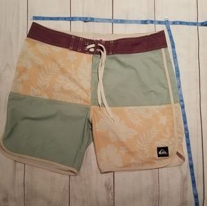 Quicksilver🌻 Boardshorts